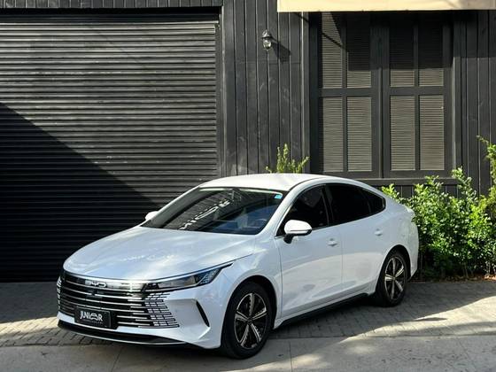 BYD KING 1.5 DM-I PHEV GS AUTOMÁTICO BYD KING 1.5 DM-I PHEV GS AUTOMÁTICO